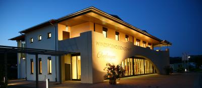Die Architektur die aus dem Ort geboren wird: green building Weingut Kaiserstuhl Freiburg, FreyArchitekt
