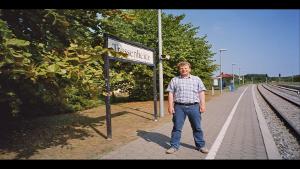 Ich am Bahnhof von Trassenheide