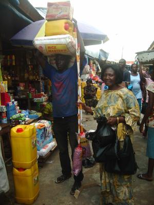 13-grosseinkauf-auf-dem-markt