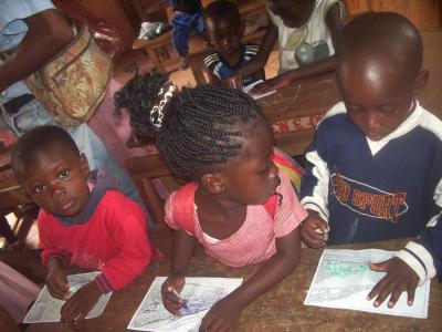 21_kleinen-mit-malbuch-2