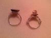 Zwei Ringe von der Seite fotografiert, leicht verbogen