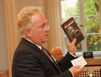 Prof-Dr-Winfried-Weber-fuehrt-ein