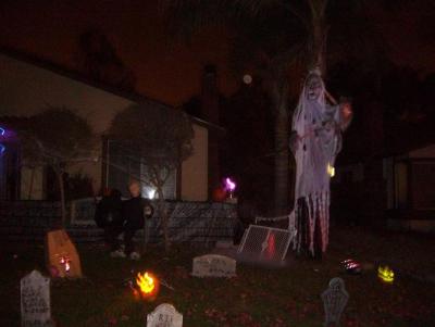 Front-Yard-Halloween