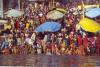 Bathing Ghats<br />
Varanasi India 8552<br />
Photo V. B. Anand<br />
VZINDIA Picture Post Cards<br />
www.vzindia.com