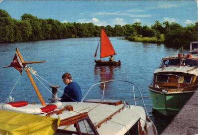 John Hinde Original
<br />
The river Shannon: The longest River in Ireland or Great Britain