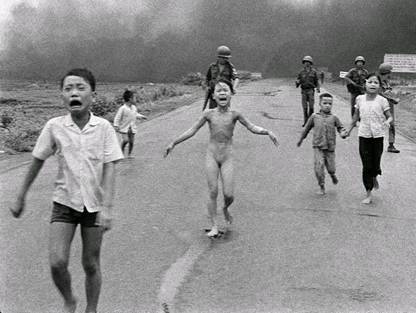Die Welt erfährt wie grausam der Vietnamkrieg wirklich ist.