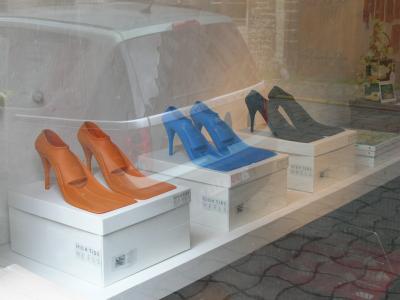 shoos