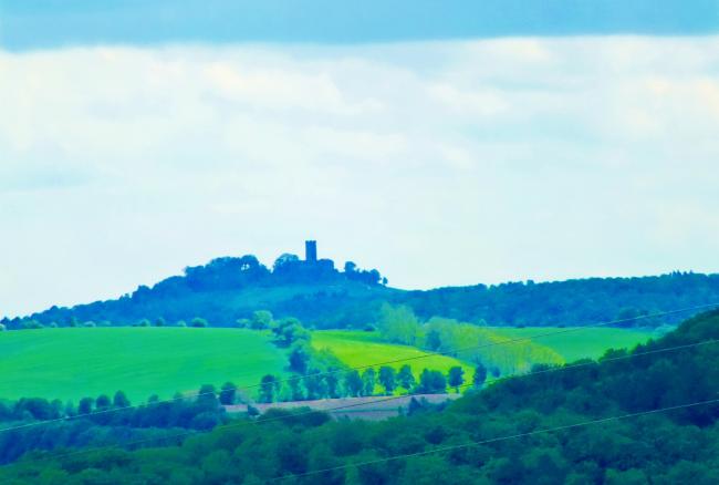 trutzburg-von-meiner-heidelbergtoskana-aus-zu-sehen-anfang-mai