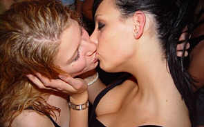swiss girls kissing