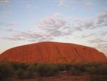 Der beruehmte Uluru bei Sonnenaufgang.