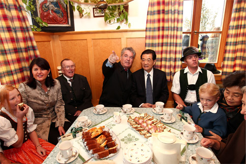 hu-jintao-im-bauernhof-in-st-gilgen