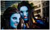 Zwei Menschen als Na’vi aus "Avatar" verkleidet