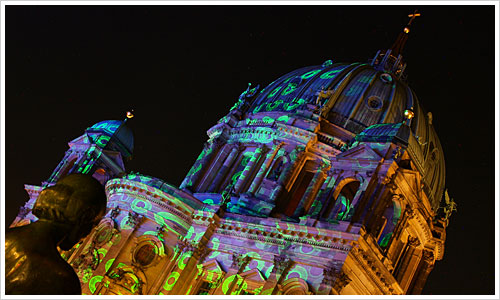 Berliner Dom von der Nordseite illuminiert