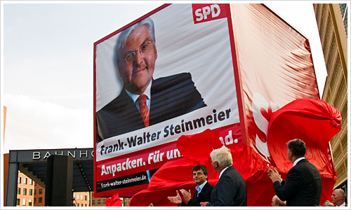 Der Wahlwürfel der SPD auf dem Potsdamer Platz in Berlin