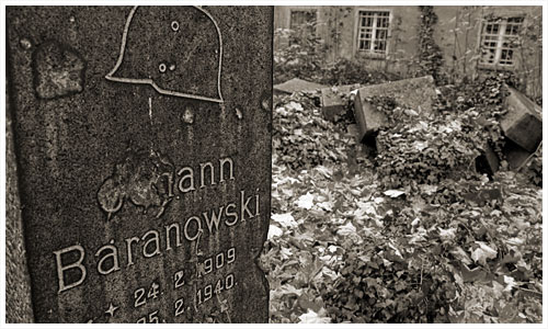 Grabstein eines Soldaten der 1940 ums Leben kam 